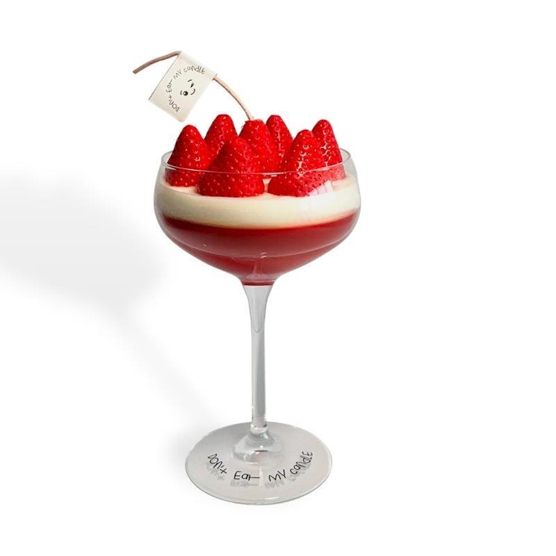 Don't Eat My Candle Strawberry Martini Candle - Triple Pour (310g) Strawberry, Vanilla, Coco Mademoiselle